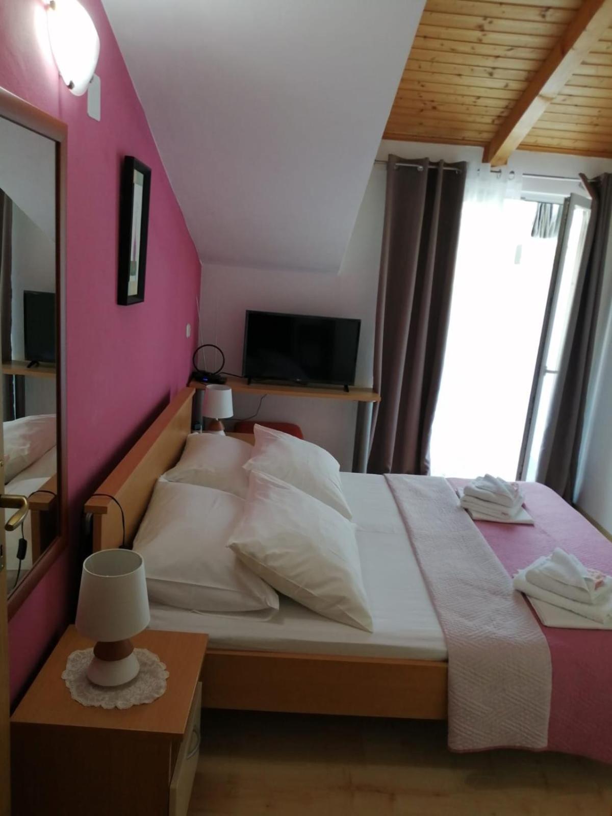 Apartamento Mala Basina -Maslina Vrbanj Exterior foto