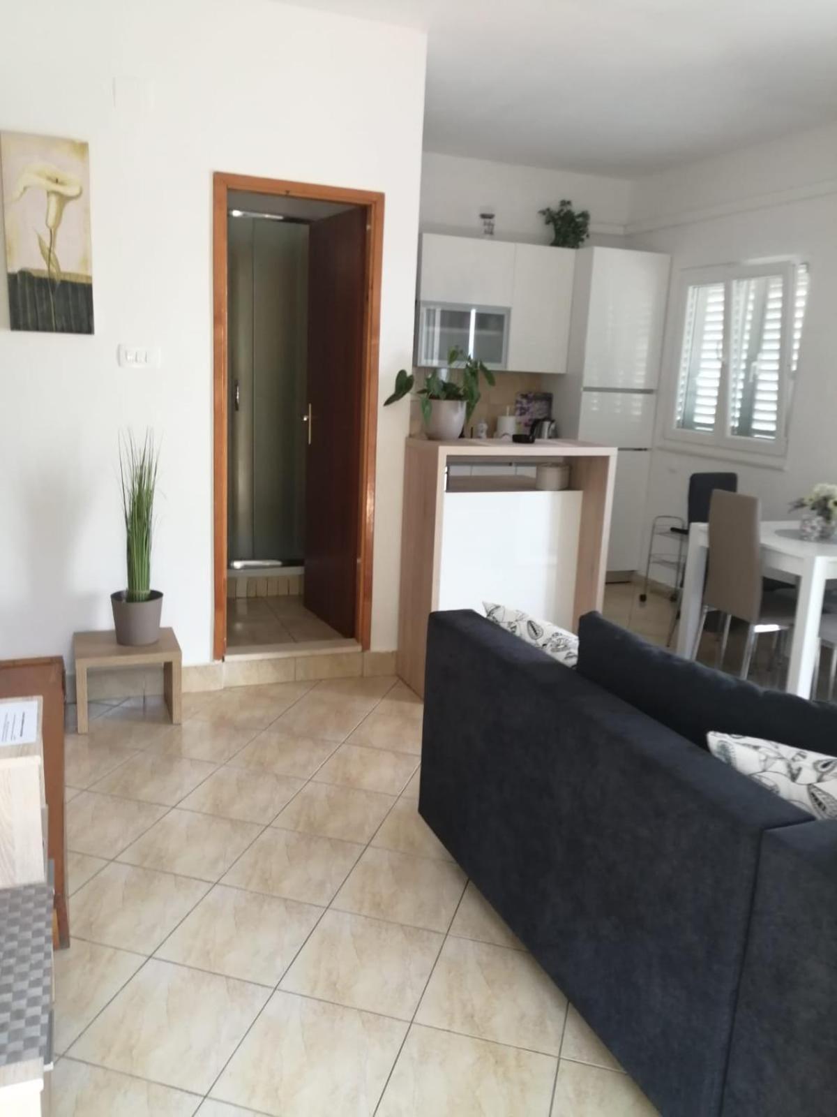 Apartamento Mala Basina -Maslina Vrbanj Exterior foto
