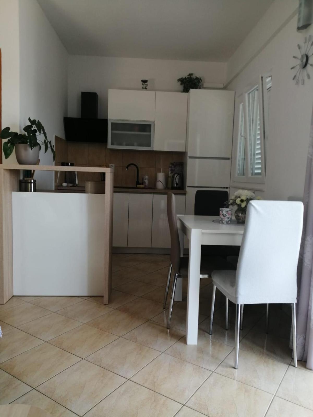 Apartamento Mala Basina -Maslina Vrbanj Exterior foto