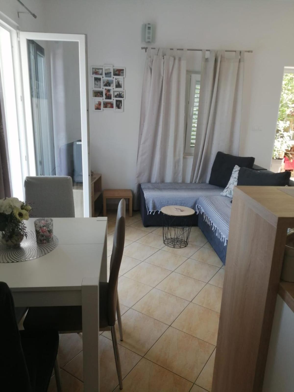 Apartamento Mala Basina -Maslina Vrbanj Exterior foto
